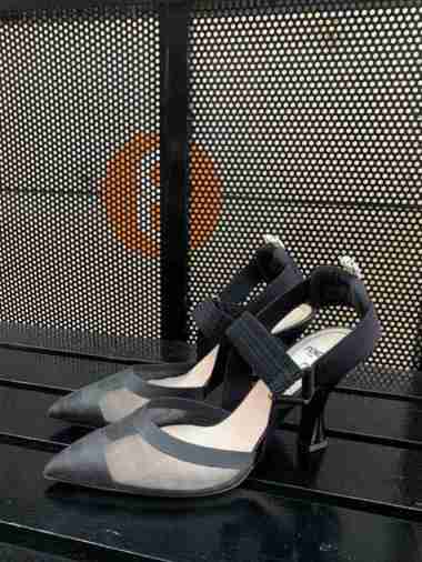 Sepatu sandal fendi discount