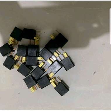 relay kaki 4 ( 12 v)