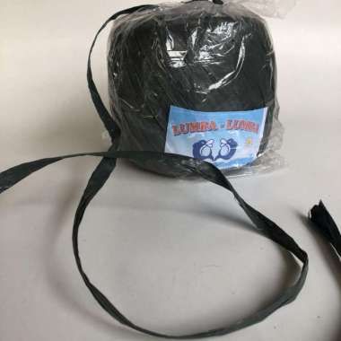 tali rafia hitam Lumba-Lumba