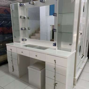 Meja Rias Lampu Kabinet Pintu Kaca