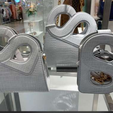 Jual Tote Bag Buttonscarves Model Terbaru & Kekinian - Harga