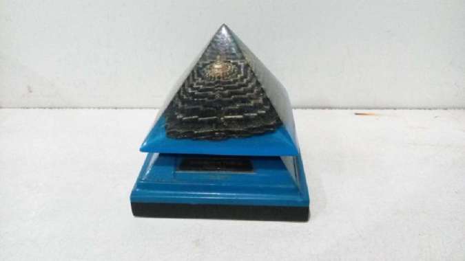 MINIATUR CANDI BOROBUDUR LIMAS