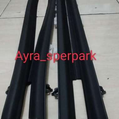 Karet Pelipit List Kaca Weather Strip Honda Mobilio Brv