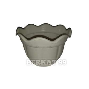 POT BUNGA / TANAMAN PUTIH KECIL
