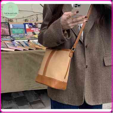 Tas Selempang Kulit Wanita Tas Cewek Retro Slingbag GC 8618 Original Import Brown