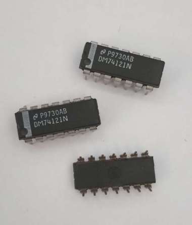 IC DM74121N Monostable Multivibrator