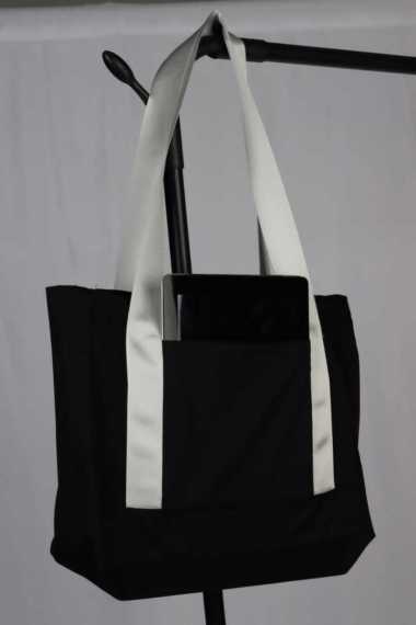 Tote bag wanita katun drill hitam tas belanja muat laptop souvenir pernikahan ulang tahun goodie bag