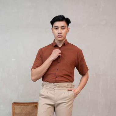 Houseofcuff Kemeja Linen Lengan Pendek Pria Terracotta L