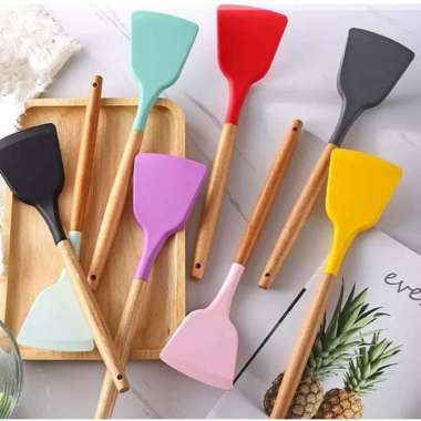 sutil spatula silikon tahan panas food grade gagang kayu