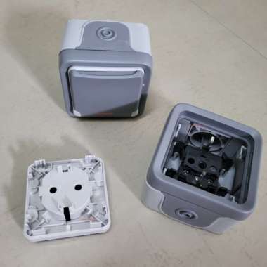 Legrand 69733 Plexo Stop Kontak Waterproof IP55 Outdoor Tahan Air