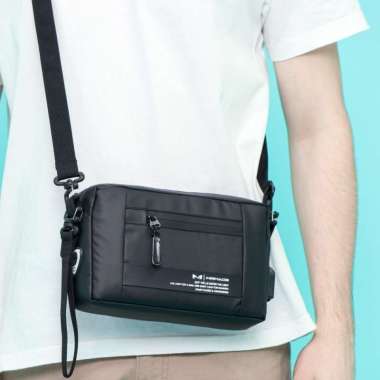 Tas Selempang Pria "KEPLER" Clutch Bag - Sling Bag Waterproof Hitam Black
