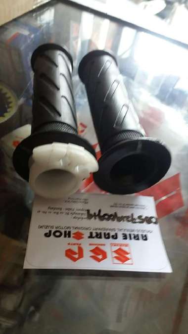 Sepasang Handgrip Thunder 250 Original Suzuki Sgp