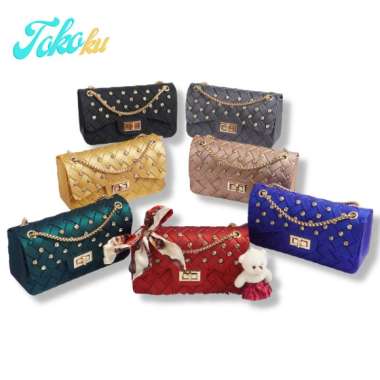 TAS JELLY MATTE CHEVRON MAXI ANYAM DIAMOND SIZE 22 CM (GRATIS BONEKA & SYAL) MERAH