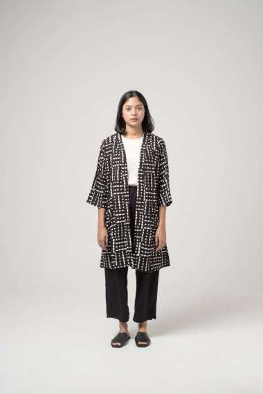 Dama Kara Natha Outer Black