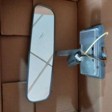 Kaca Spion Tengah Dalam Isuzu NMR 71