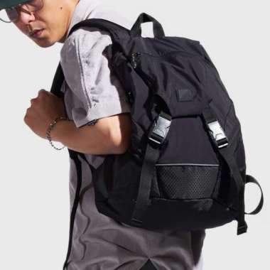 SYMA. Form Backpack Black