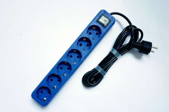 Loyal LY-210 Ekstension Soket Osaka 6 LB 3M