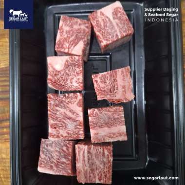 Sher Wagyu Chuck Eye Roll MB 6/7 ● Saikoro Steak Cut