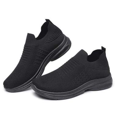 Jual Sepatu Pria Sneakers Full Black Tanpa Tali Terbaru - Harga Promo  November 2023