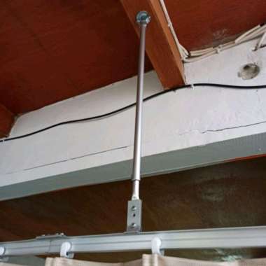 Hanger Gantungan Plafon Batang Rel Gorden