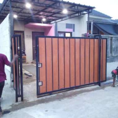 Pagar Minimalis. Berkombinasi Dengan Grc Serat Kayu Multicolor