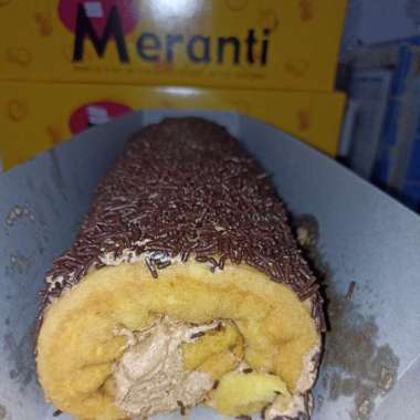 BOLU MERANTI BOLU GULUNG TOPPING COKLAT ISI KACANG