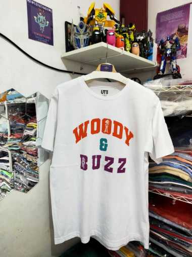 Jual Baju Putih Uniqlo Terbaru & Original - Harga Promo Agustus 2022