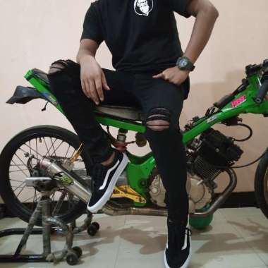 Jual Celana Hitam Polos Robek Lutut Terbaru & Original - Harga Promo