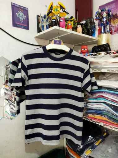 Jual Uniqlo Garis Terbaru & Original - Harga Promo Agustus 2022 | Blibli