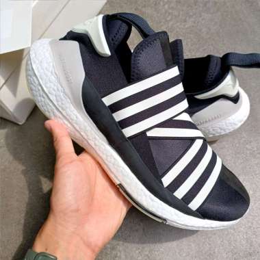 Jual Adidas Ultra Bost Hitam Putih Model Terbaru - Harga Promo Desember 2022 | Blibli