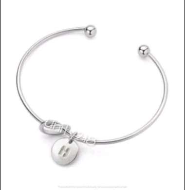 Gelang wanita / Gelang tangan / Gelang premium import / Gelang cantik / Gelang huruf (cek deskripsi 