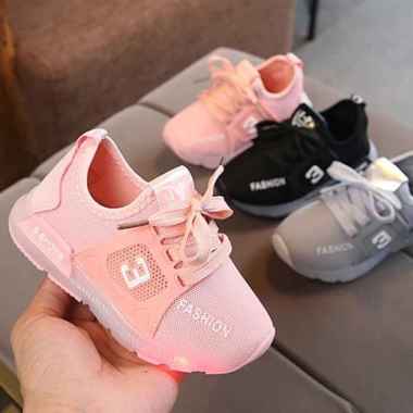 Jual Sepatu Kids Nmd Model Terbaru & Kekinian - Harga Diskon November