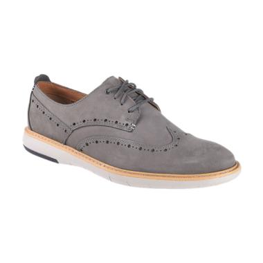 Jual Clarks Flexton Wing Grey Nubuck Sepatu Pria 26120252 jual clarks flexton wing grey nubuck sepatu pria 26120252