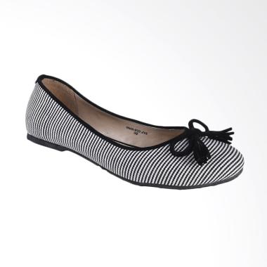 Jual Sepatu, Tas,& Clutch Yongki Komaladi - Model Terbaru