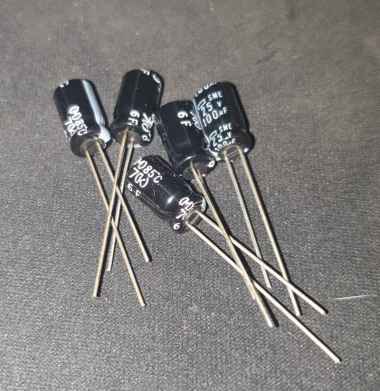 Elco Capacitor 100uf 25v SME - Harga per 5 Pcs
