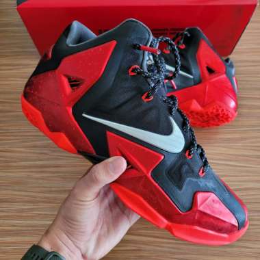 sepatu lebron 11