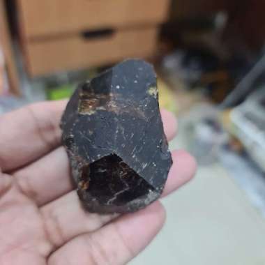 BATU GARNET ROUGH