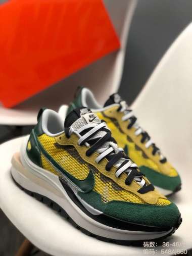 harga nike sacai original