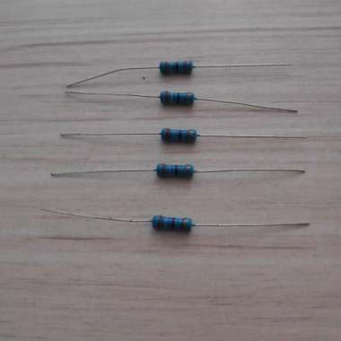 Resistor 390 ohm 1/2watt