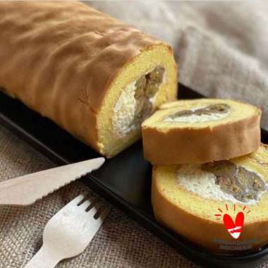 Roll Cake Pelangi Cafe Oleh-Oleh Semarang Banana Cheese