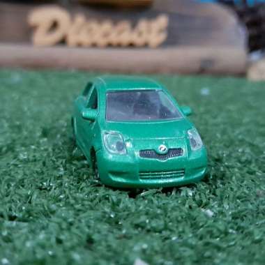 Diecast Miniatur Toyota Yaris skala 1:72