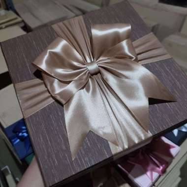 BOX CANTIK SPECIAL HARDBOX KOTAK HADIAH HAMPERS COKLAT GOLD Bisa Custom Ukuran dan Warna 30x25x5cm C