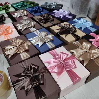BOX CANTIK SPECIAL HARDBOX KOTAK HADIAH HAMPERS COKLAT GOLD Bisa Custom Ukuran dan Warna 30x25x5cm W