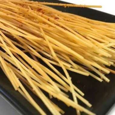 Snack Cemilan Mie Lidi Mini Mie lidi pedas