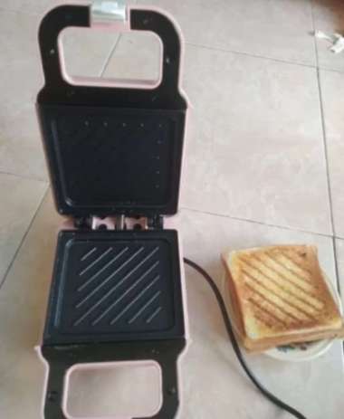 Mesin Panggang Roti Alat Buat Roti Bakar Pembuat Roti Sandwich Pemanggang Roti Sandwich Mudah Maker 