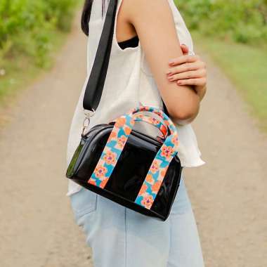 SOVLO Sofia PVC Sling Bag - Tas Selempang Wanita/ Tas Sling Bag Wanita Hitam