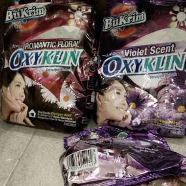 BuKrim Oxyklin Detergen bubuk refill 700gr Romantic Floral