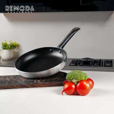 Remoda Frypan Sautee Pan Wajan Penggorengan Greblon C3+ 20-26cm Non-Stick 20CM