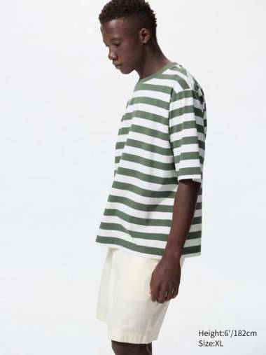 UNIQLO T-Shirt Kaos Oversize Pria Motif Garis GREEN XL