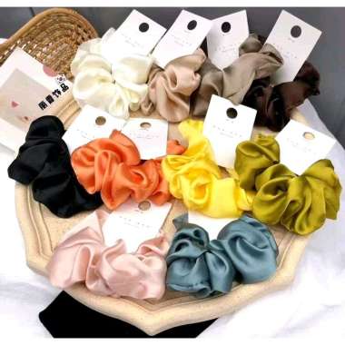 Scrunchie Polos Bahan Silky Satin Ikat Rambut Cepol Kunciran Kuncir Rambut Hijab SC Silk Yellow